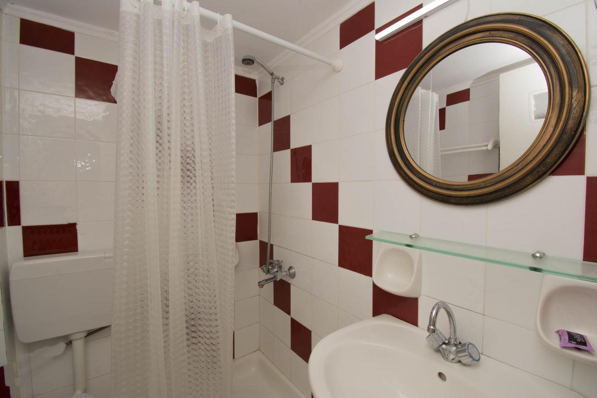 Rena Apartments ゴウヴァイ エクステリア 写真